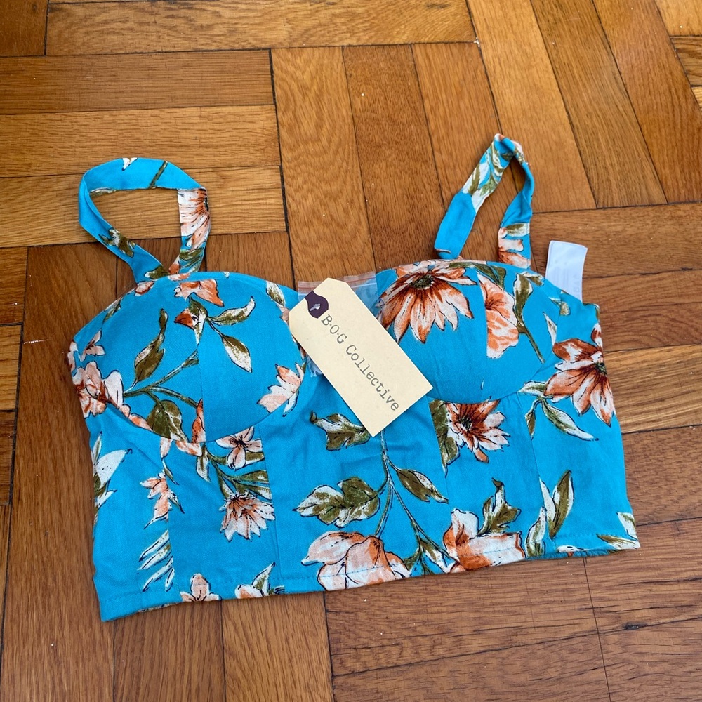 B.O.G. Band of Gypsies NWT Women Cotton Strap Floral Pleated Cropped Top Size S - Picture 2 of 8